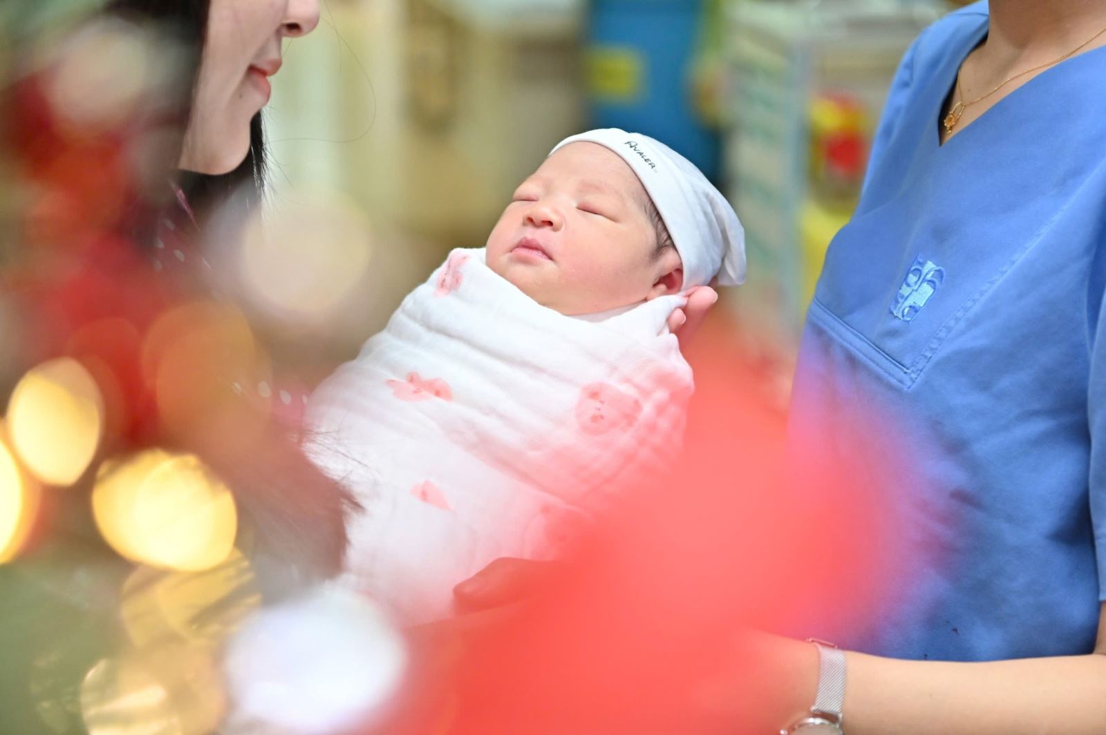 Không khí giáng sinh lan tỏa tại Bệnh viện Đại học Y Dược TP. Hồ Chí Minh-3.jpg