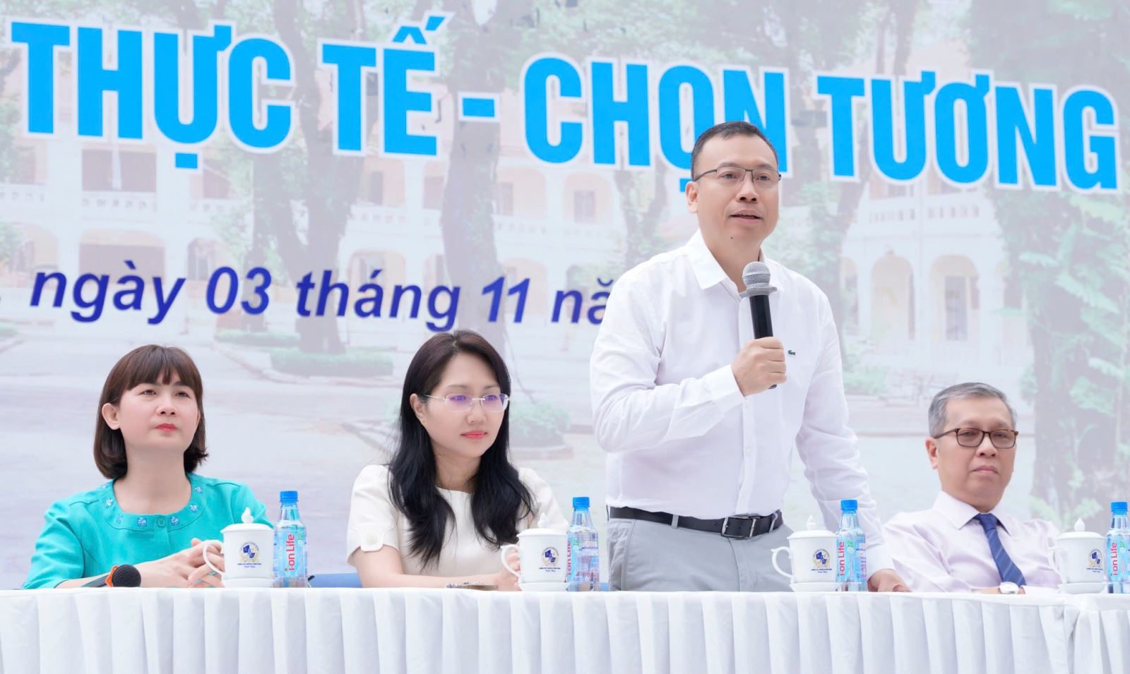 Cảm nghề y